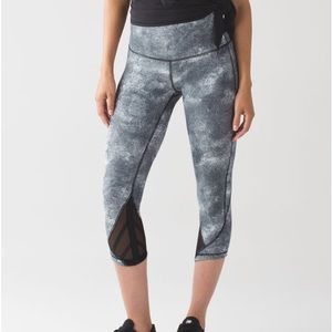 Lululemon Essential Rhythm Crop Leggings Size 4